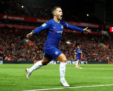 Hazard rəsmən Real'da