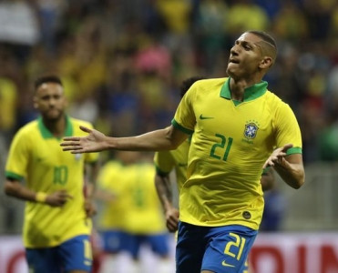 Braziliya Hondrası darmadağın etdi