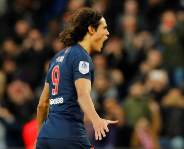 PSG Cavani ilə bağlı qərarını verdi