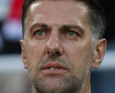 Serbiya millisi baş məşqçisini istefaya göndərib