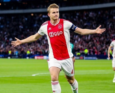 Dünyanın ən yaxşı 10 gənc futbolçusu - De Liqt birincidir