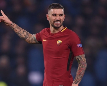 Kolarov İstanbul klubuna keçir?