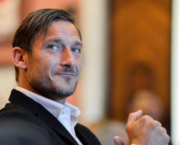 Totti Roma'dan ayrılır