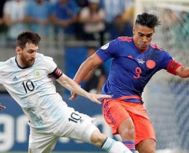 "Hər şeyə görə onu günahlandırırlar" - Falkao Messini müdafiə etdi