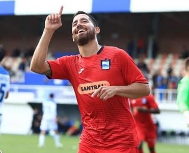 Rodriqes Zirə'də qaldı