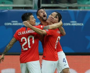 Çili 1/4 finalda - VİDEO