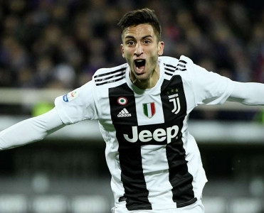 Juventus'da yeni müqavilə