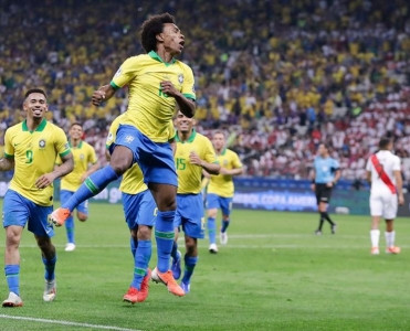 Braziliya darmadağınla 1/4 finalda