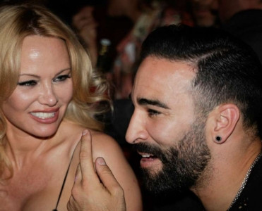 Dünya çempionu zorakılıq ittihamlarına görə komandanın məşqindən uzaqlaşdırıldı