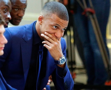 Mbappe PSG-də qalacağını açıqladı - FOTO