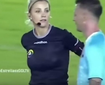 Futbolçu ilə zarafat etdi, məşhurlaşdı - VİDEO