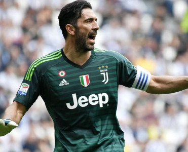 Buffon forma nömrəsini seçdi