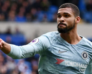 Chelsea'də yeni müqavilə