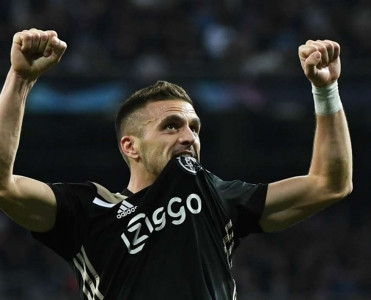 Ajax'da yeni müqavilə