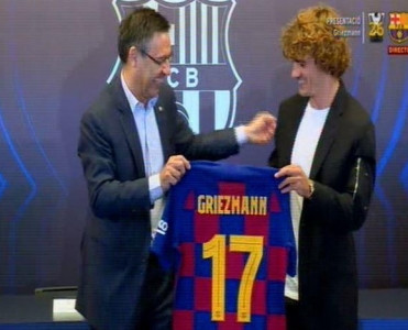 Barcelona Griezmannı təqdim etdi