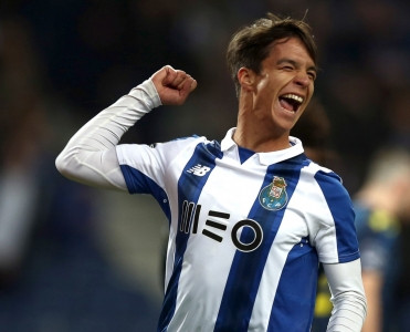 Sevilya'dan 10-cu transfer