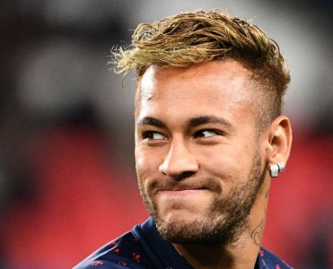 Neymar'dan klub rəhbərliyinə: Ayrılmaq istəyirəm