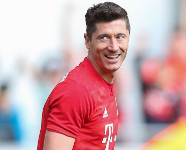 Levandovski Şvartsneqqerə bənzəyir - Rumenigge