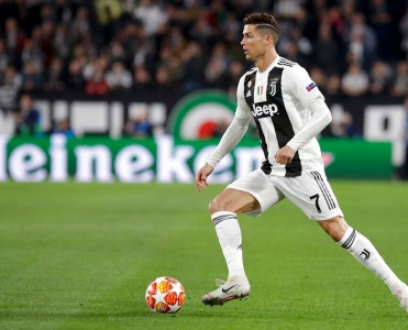 Ronaldo Messi və Neymar'ı geridə qoydu - 1 reklamı ... (FOTO)