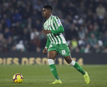 Messini təhqir edən futbolçu üzr istədi - 7 ildən sonra