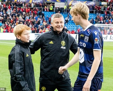 Ata oğula qarşı - FOTO