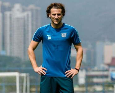 Forlan karyerasını başa vurdu