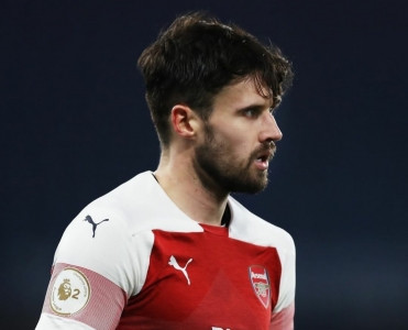 Arsenal futbolçusunu göndərdi