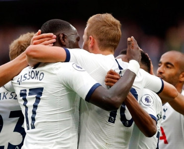 Mançester Siti'dən darmadağın, Tottenham'dan inamlı qələbə