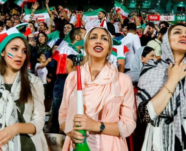 İran FİFA-nın tələbini rədd etdi: “Onlar nə vaxtdan İrandakı qadınların qeydinə qalır?”