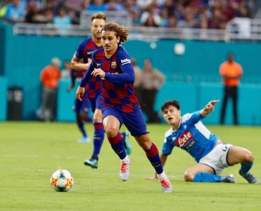 Barselona Napoli'ni darmadağın etdi - VİDEO