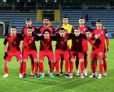 Qarabağ futbolçularını geri çağırdı