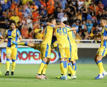 APOEL 26 futbolçu ilə gəldi - SİYAHI