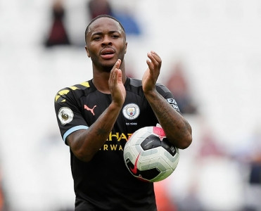 Mançester Siti'nin futbolçusundan 100 milyonluq müqavilə