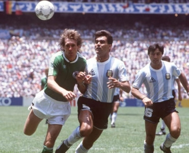 Argentina millisinin əfsanə futbolçusu vəfat etdi