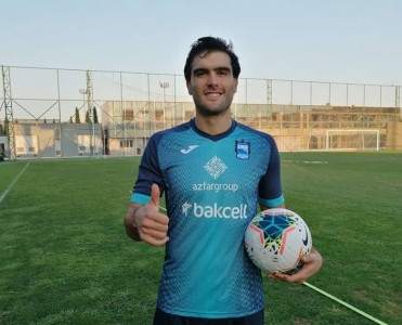 Zirə perulu futbolçu aldı - RƏSMİ