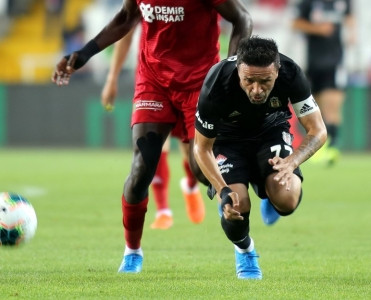 Beşiktaş Sivasspor'a uduzdu