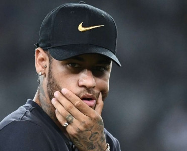 Barselona Neymarın formasını sifariş verdi