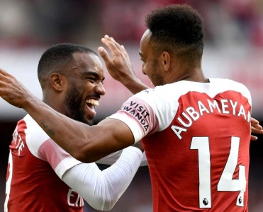 Arsenal'dan hücumçularına yeni müqavilə təklifi