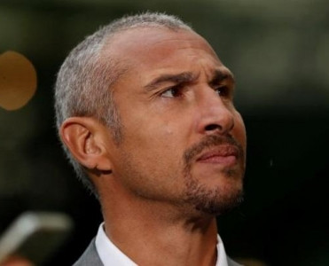 Larsson istefa verdi - təhqirlərə görə