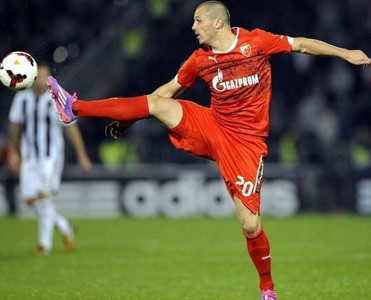 2 ayda 2 klub dəyişdi