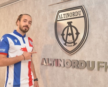 Millimizin sabiq futbolçusu Altınordu'da