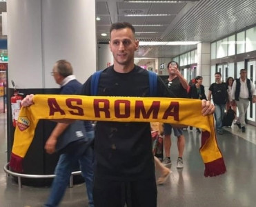 Roma'dan daha bir transfer