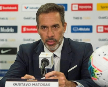 Millidəki işi darıxdırıcı gəldi istefa verdi