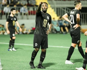 Essien bütün dövrlərin rəmzi komandasında