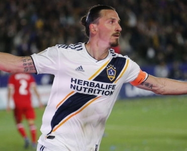 İsveçdə İbrahimoviçə abidə ucaldılacaq