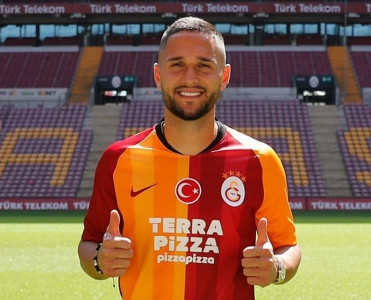 Qalatasaray'ın yeni transferi oynamayacaq - qırmızı vərəqə aldığına görə