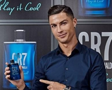Ronaldo yeni ətrini təqdim etdi