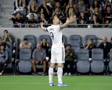 İbrahimoviçdən yeni rekord