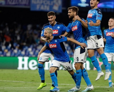 Napoli'nin Liverpul üzərindəki qələbəsi - VİDEO