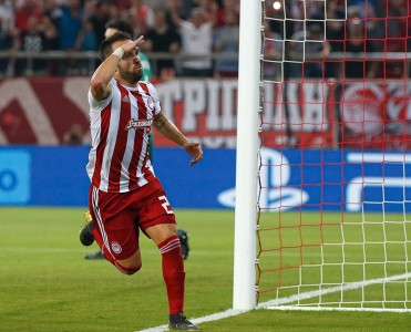 Valbuena Tottenhem'i dayandırdı - VİDEO